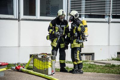 Asperg: Gefahrgutgrossuebung in Chemiebetrieb - 83 Einsatzkraefte proben den Ernstfall